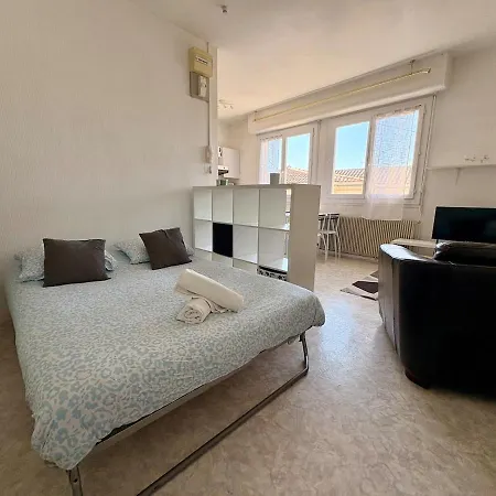 Carnot - 1 Canape Lit 1 Salle De Bain *